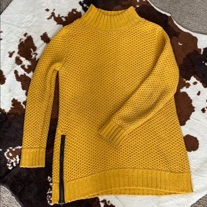 BANANA REPUBLIC mustard yellow sweater